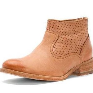 Johnston & Murphy Vickie Ankle Bootie - 6.5